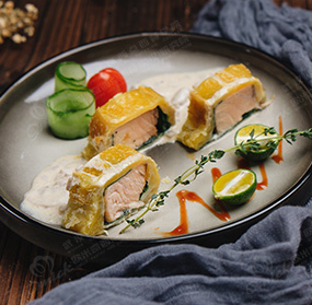 西餐培训学校作品酥皮三文鱼泥